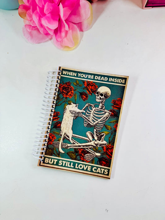 Libreta  pequeña Esqueleto Still love cats