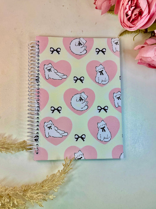 Libreta  mediana Gato corazón coquette