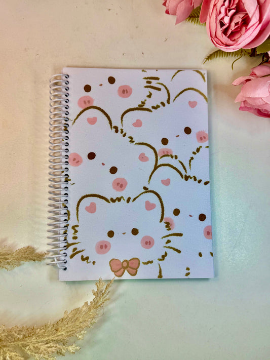 Libreta  mediana gatitos blancos