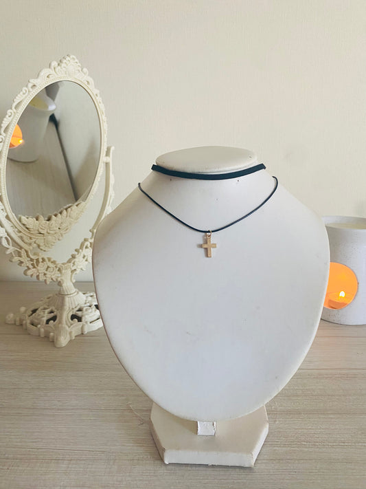 Choker: Cruz Dorada